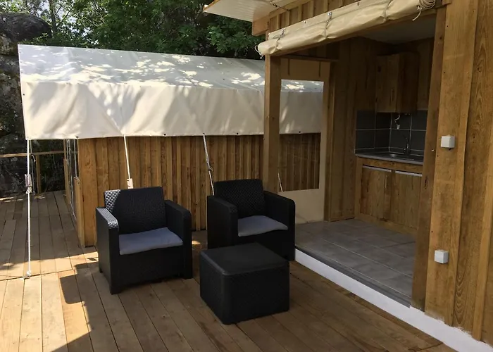 Glamping Nas Arvores פונטה דה בארקה